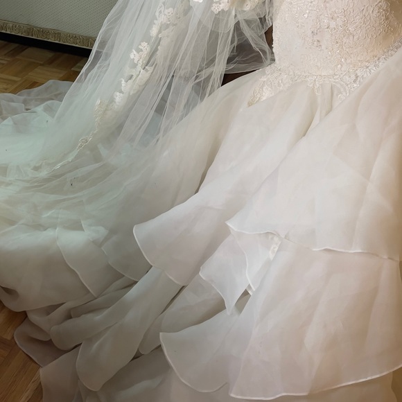 ALYNE BY RITA VINIERIS WEDDING DRESS ! - Picture 2 of 8